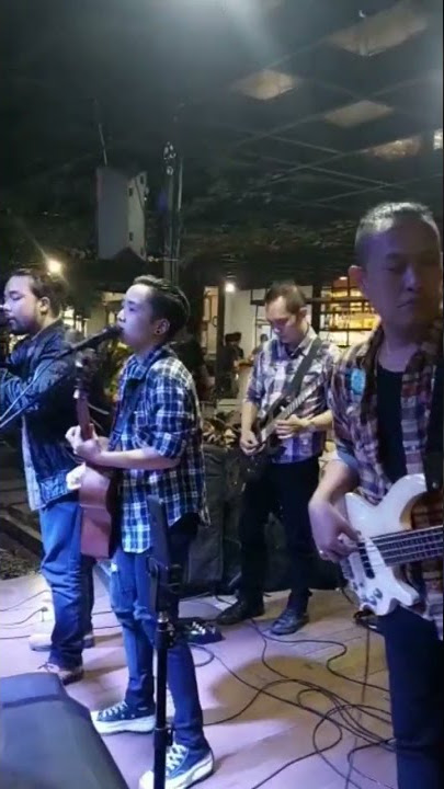 Limer ( lidah mertua ) band at Kedai Nyonya Rumah Naripan92C Bandung