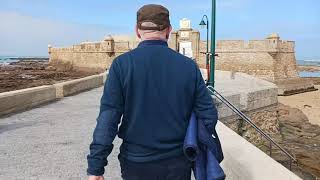 Walking to the Fortress #cádiz