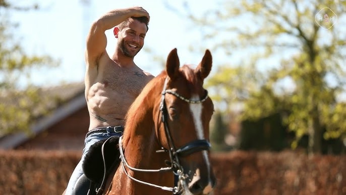 Horse and Hunk Calendrier 2024 