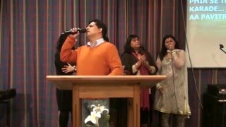 Video-Miniaturansicht von „Phir se woh aag barsade.  Singer Vijay prabhugaonkar in Chruch“