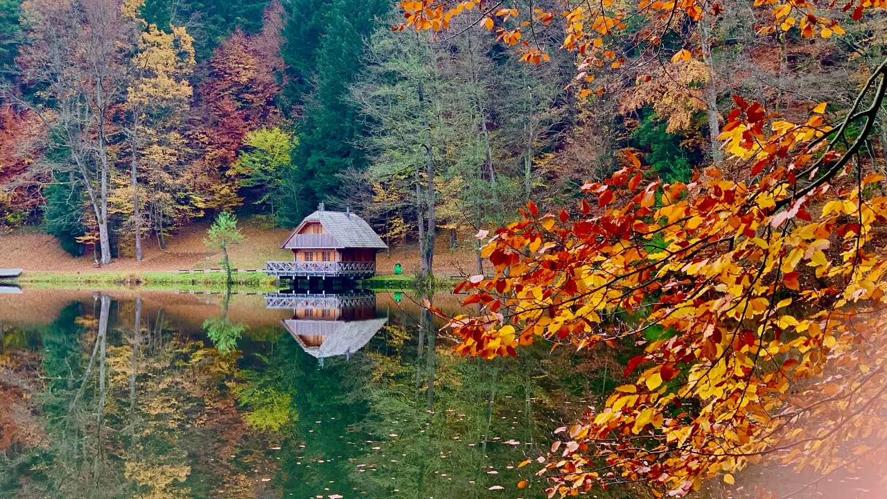 Discover Croatia walking tour first person view walk around Trakoscan lake
