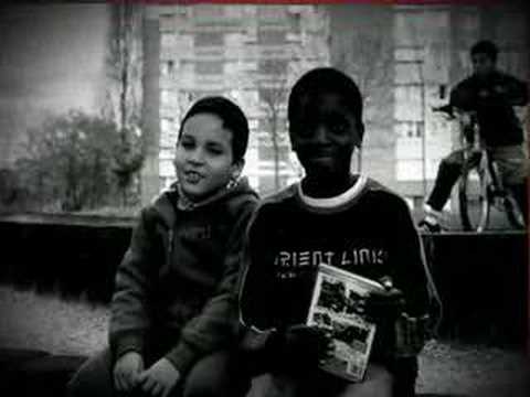 www.matteo-ghione.it Lilian Thuram ed il rapper francese Seyfu insieme in questo video per dare voce alle banlieu parigine contro discriminazione e razzismo.