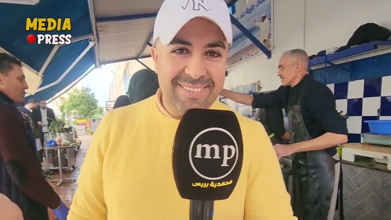 نقاش ساخن بين جوج مواطنين  مع من متافيقن فيهم؟