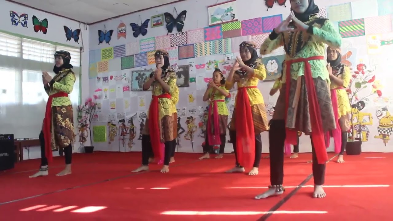 1 Viral Koreografi Cantik dan Mantab Lagu  Indonesia Pusaka   memakai kebaya keren abis720p