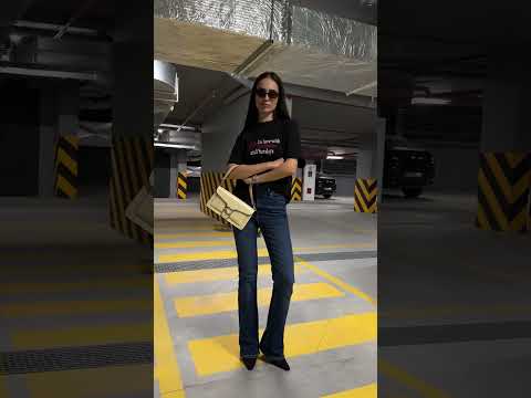 Сумка жіноча Tabby Shoulder Bag 26 in Polished Pebble Leather Yellow/Silver, видео 3