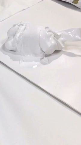 生クリームみたいな絵の具
