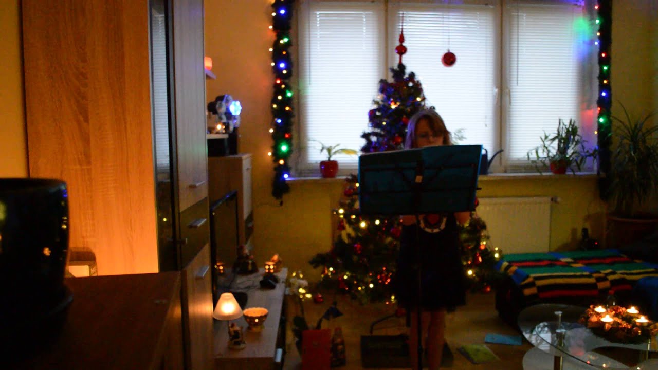 Meine Süße Tochter beim Weihnachtslieder Flöten 6 - YouTube