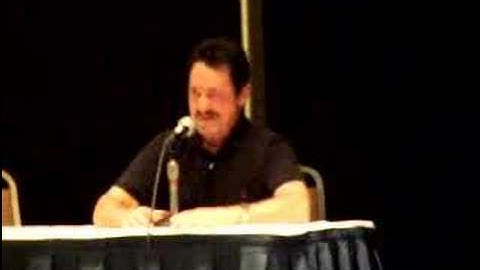 Peter Cullen aka Ironhide - Botcon 2004