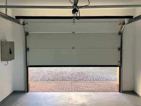Fink Garage Einbau eines Sektionaltores des Herstellers Ryterna