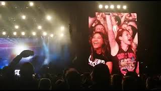 Guns N Roses HDI Arena Hannover Knockin' On Heaven's Door part2