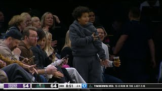 Donte DiVincenzo with the 3, and Julius Randle's son with the "ice in my veins" celebration