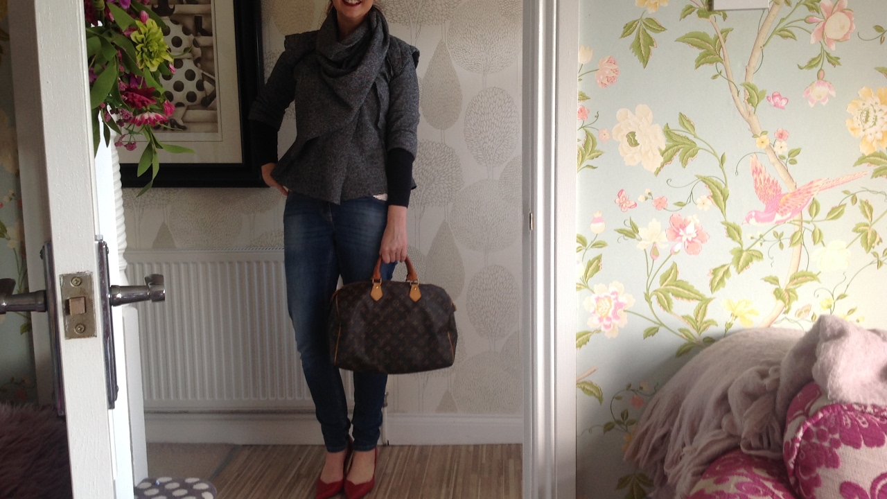 British girls vlog 3rd feb with chihuahua,pink fiat & Louis Vuitton speedy 40 bag & chandeliers ...