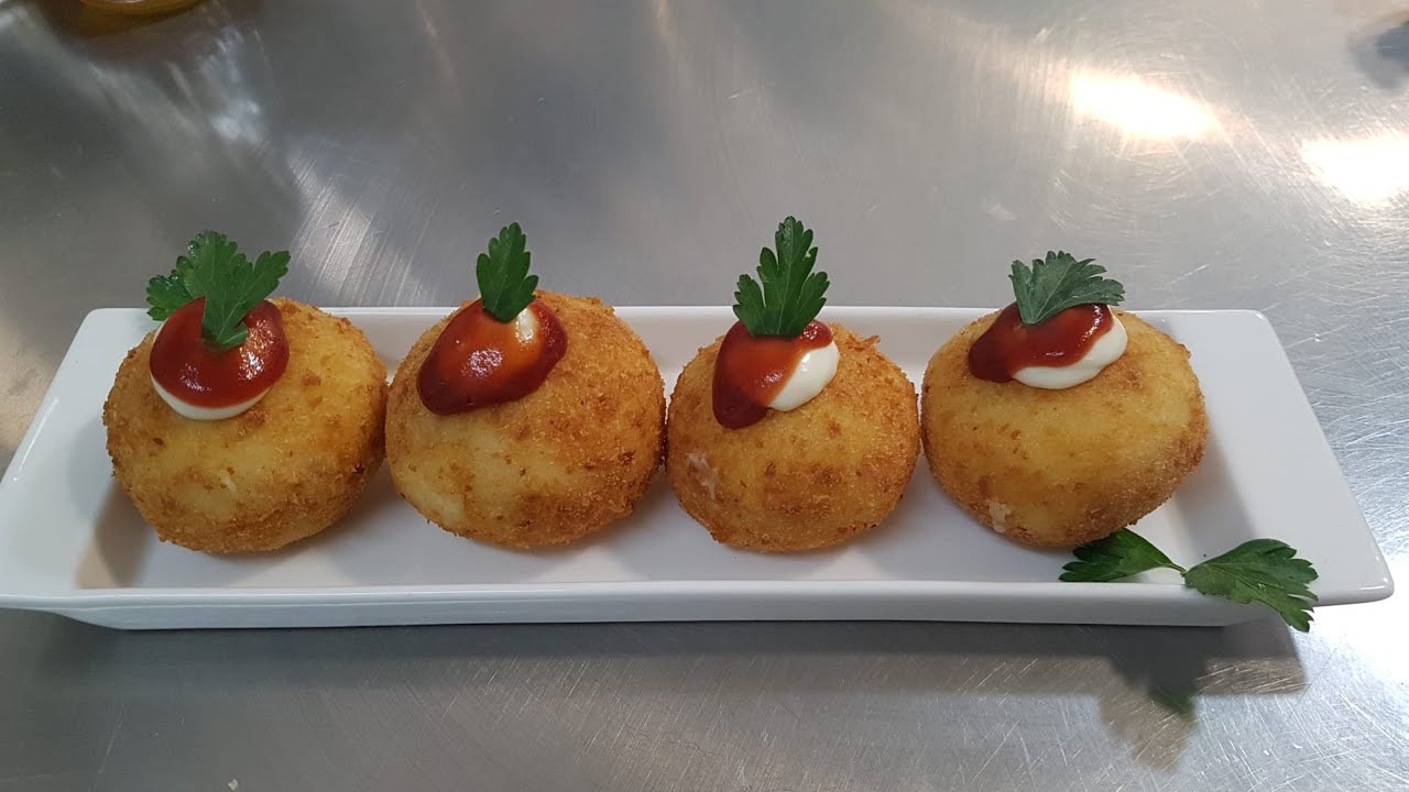Bombas de patatas rellenas de carne. Sabor Artesano