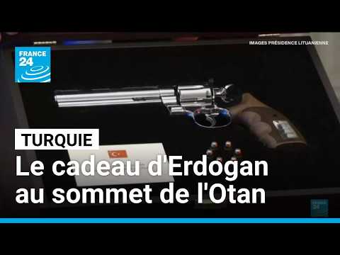 Un revolver et six balles : le cadeau d'Erdogan aux dirigeants de l'Otan • FRANCE 24