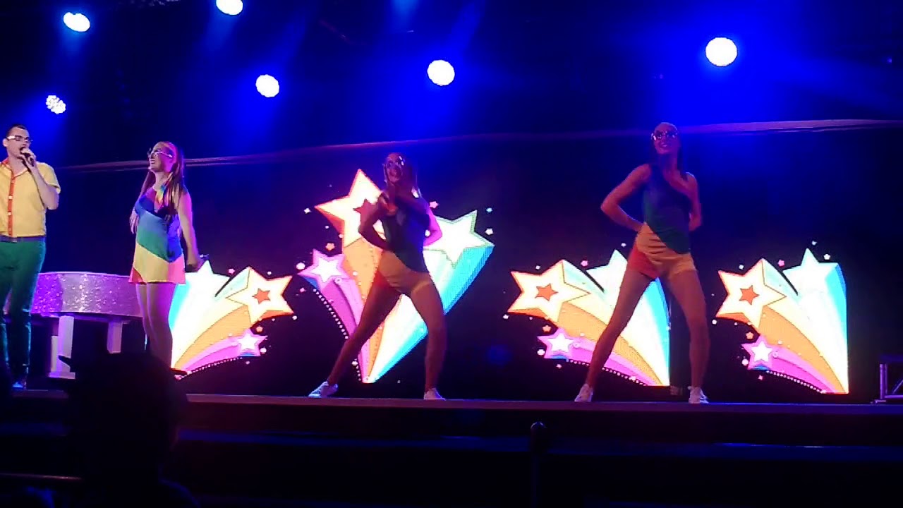 Butlins minehead / big white piano show / October 2018