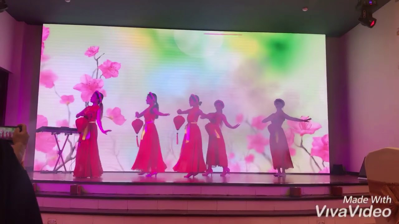 Múa đèn lồng - Vũ đoàn DIVA HP