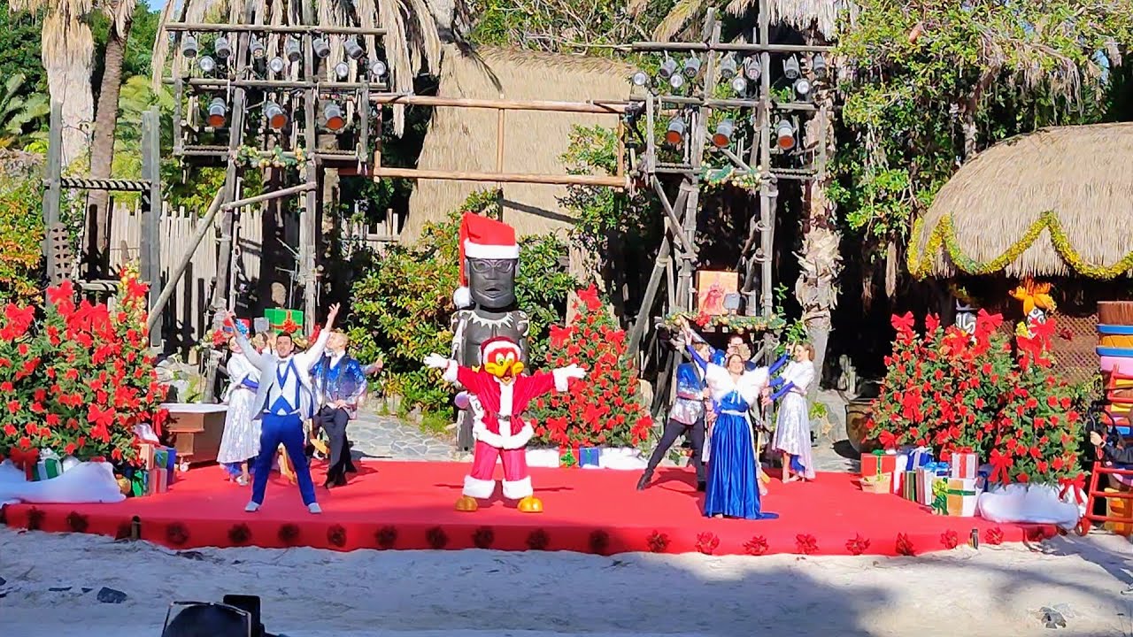 Espectáculo Completo: La Navidad de Woody en PortAventura Polinesia | Navidad 2024
