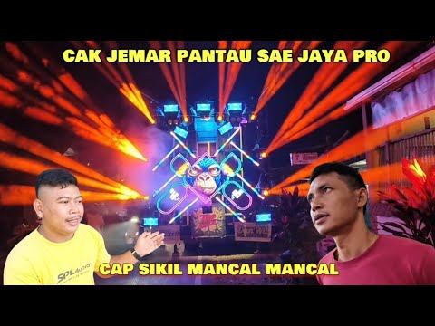 Cak Jemar monitors sound check for Sae Jaya Pro Audio at the Krebet Carnival