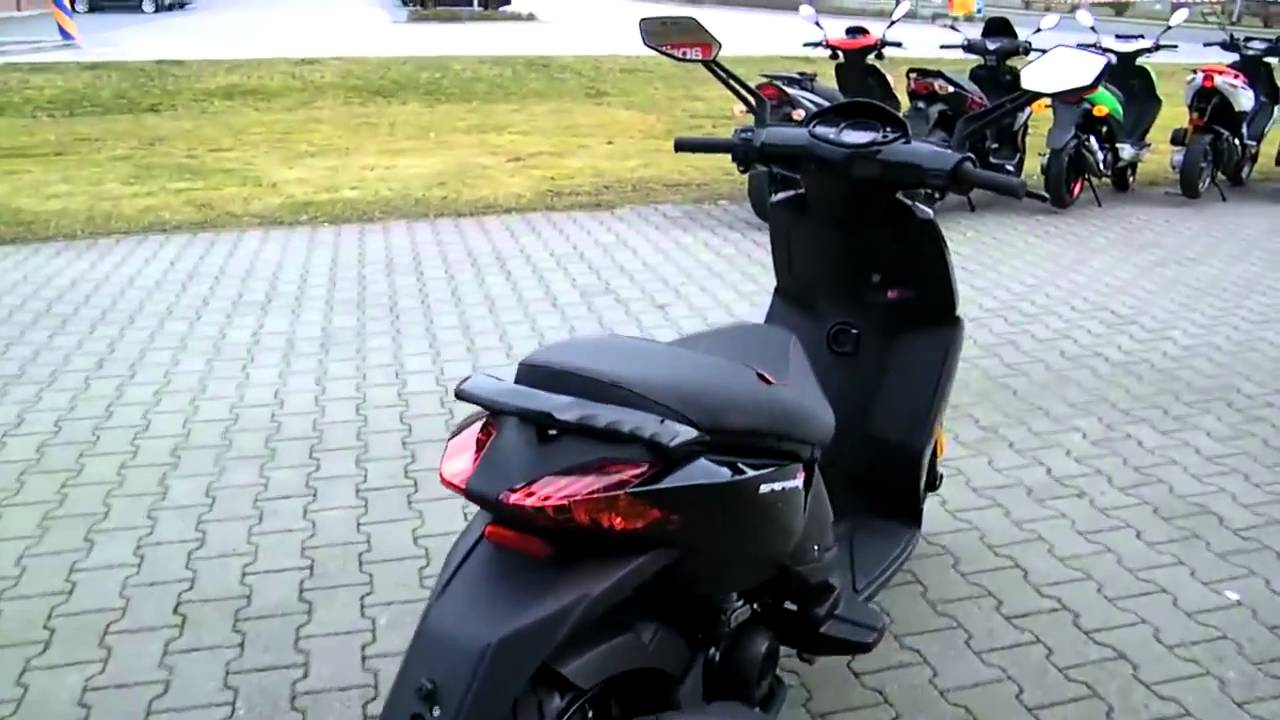 Aprilia Sport City 50 one 2T-10 Roller/Scooter 2011 - YouTube
