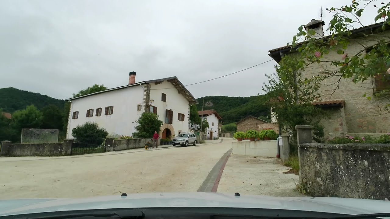 Llegada a Esnoz o Esnotz