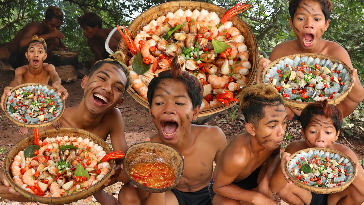 The Jungle: Cooking Shrimp Steam With Many Different Ingredient - With Very Supper Spicy Source.