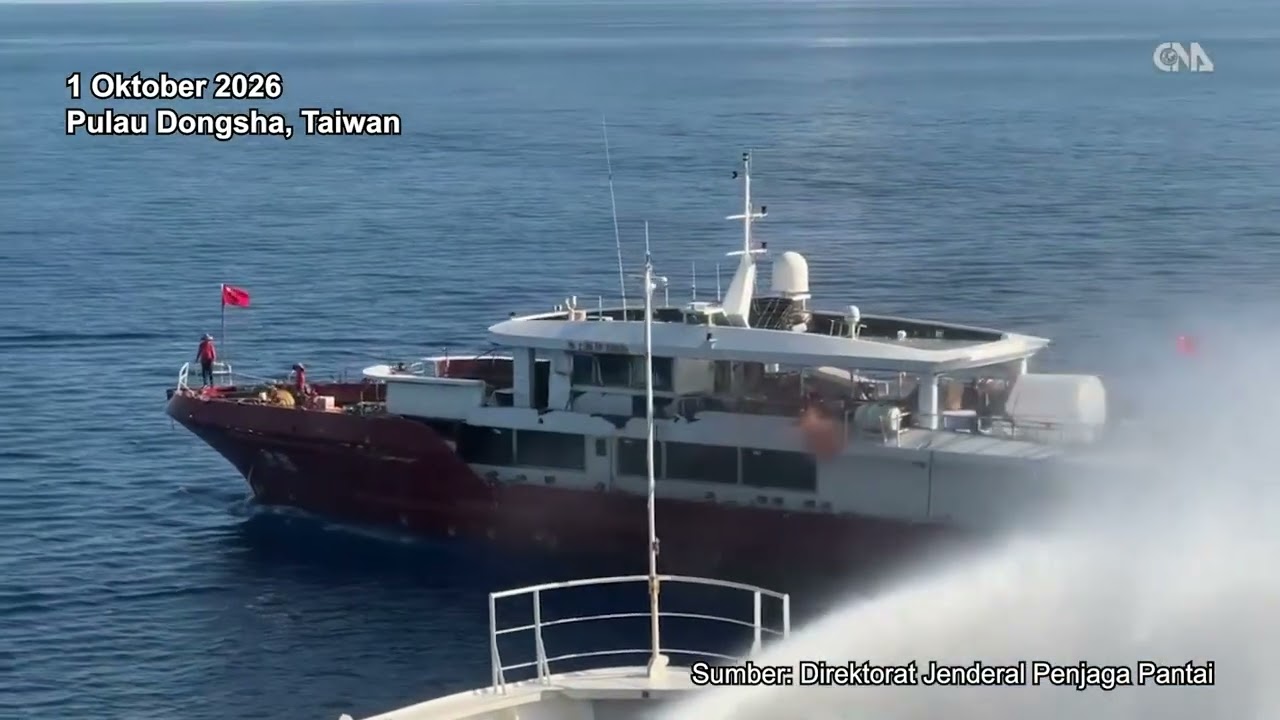 Penjaga Pantai Taiwan menggunakan meriam air untuk mengusir kapal nelayan Tiongkok