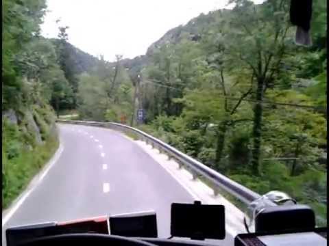 renault-magnum-480dxi-driving-on-hills