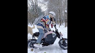 Do you know what this is! It's snow! #Moshou #Playing in the Snow