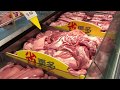 Pork Butcher Shop: The Art of the Pork (slicing up a side of pork)