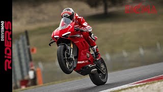 2019 Ducati V4R Walkaround | 234 HP - Fantastico!
Ducati has just unveiled the new Panigale V4 R, the street-legal version of the 2019 WSBK race bike designed to take part in the WSBK Championship and to complete the V4 range with a track version.
Follow us on:
Website - http://riders.drivemag.com
Facebook - https://www.facebook.com/DriveMagRiders
Instagram - https://www.instagram.com/DriveMagRiders
Twitter - https://twitter.com/DriveMagRiders
Tumblr - http://drivemag-riders.tumblr.com 2019 Ducati V4R Walkaround | 234 HP - Fantastico!