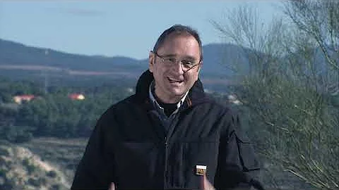 Como era a cisterna que Jeremias foi jogado?