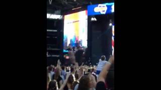 Miley Cyrus - Party in the USA (short clip) summertime ball