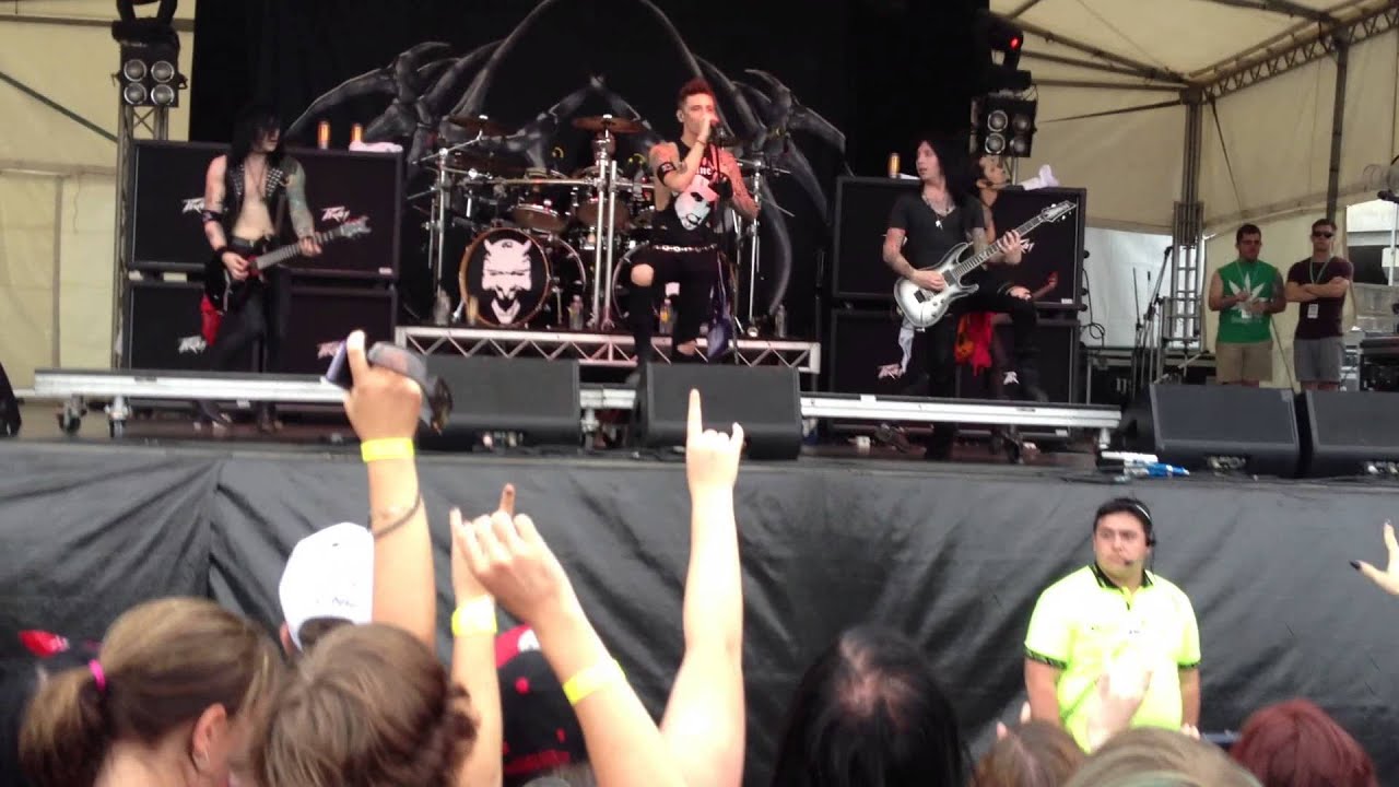 In The End Black Veil Brides SOUNDWAVE BRISBANE 2014 YouTube