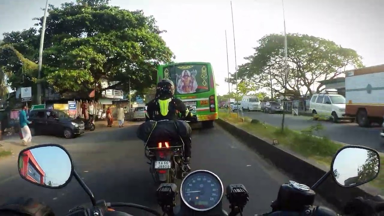 Riding Harley Davidson Iron 883 on Kozhikode Beachside Road