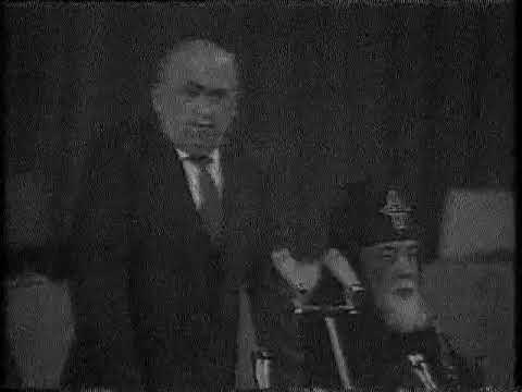 რუსთაველის საზოგადოების პირველი ყრილობა შესავალი სიტყვით გახსნა რევაზ ჯაფარიძემ