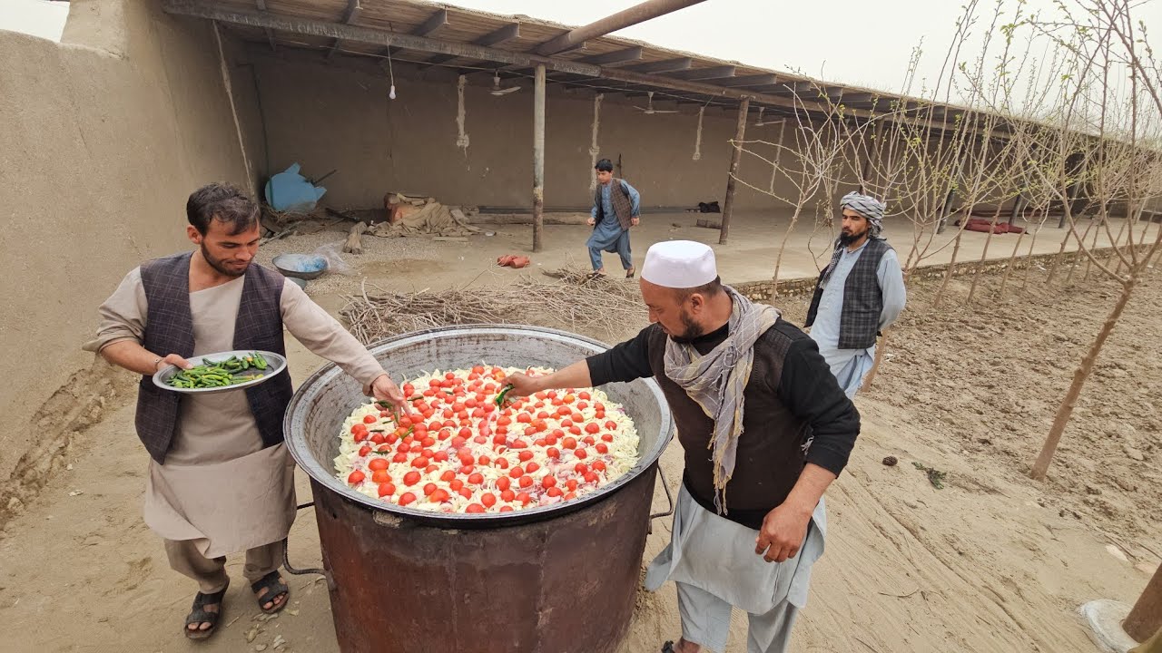 Ikki Piyoz bir gusht Afg'oniston taomi Iftorlik marosimi masjidda افطاری در مسجد 