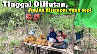 Bertemu ibu berjualan ditempat sepi, Kampung ini penghasill buah Durian Lai terbanyak