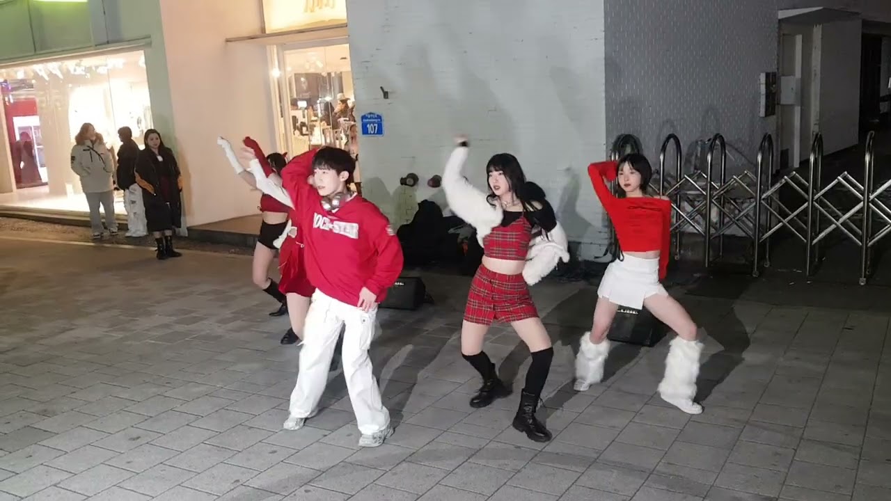 20231222 181636 #에이오엔원 #AON1 홍대 버스킹 Hongdae Busking