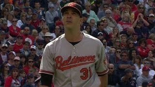 BAL@CLE: Ubaldo escapes bases-loaded jam