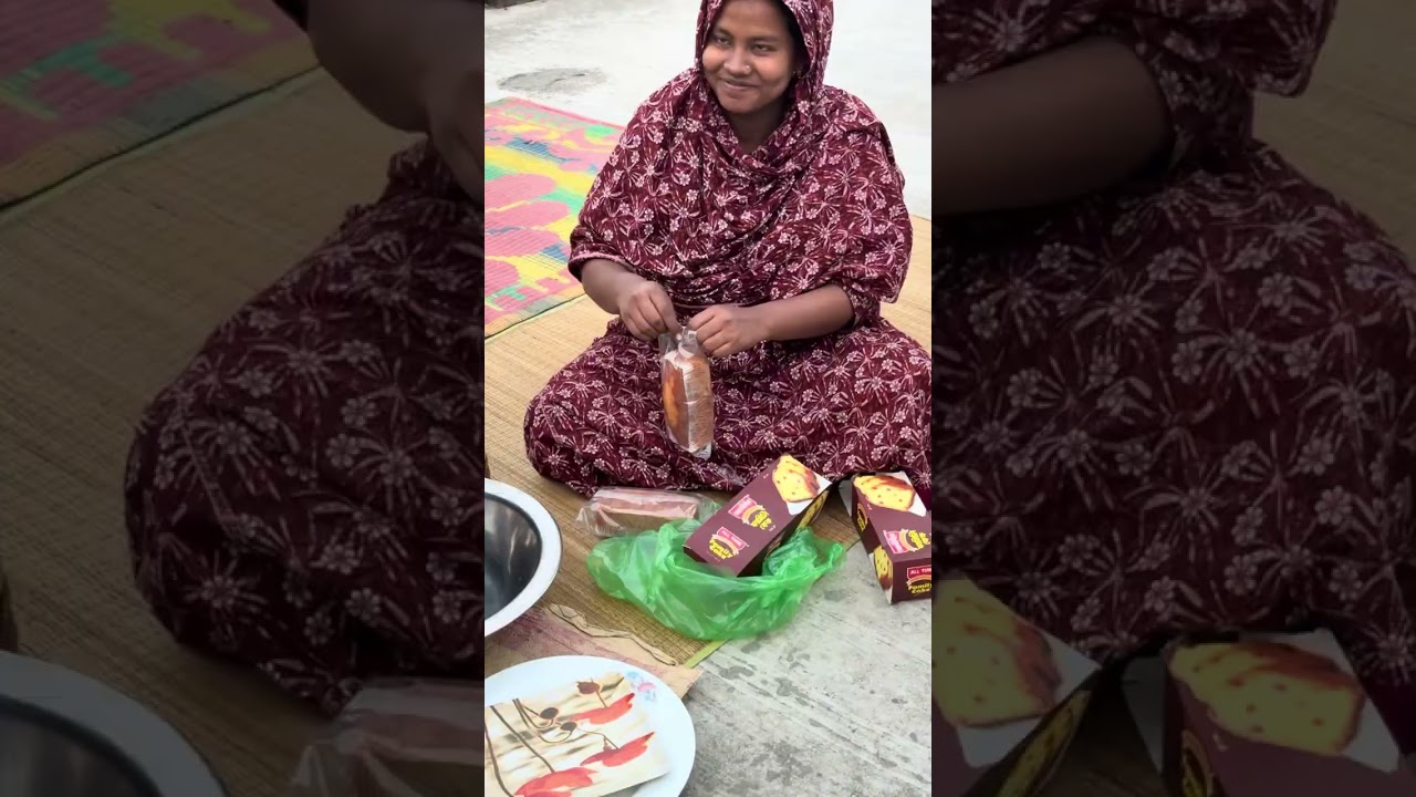 আজকে টিমের সবাই মিলে একসাথে ছাদে বসে ইফতার করলাম।