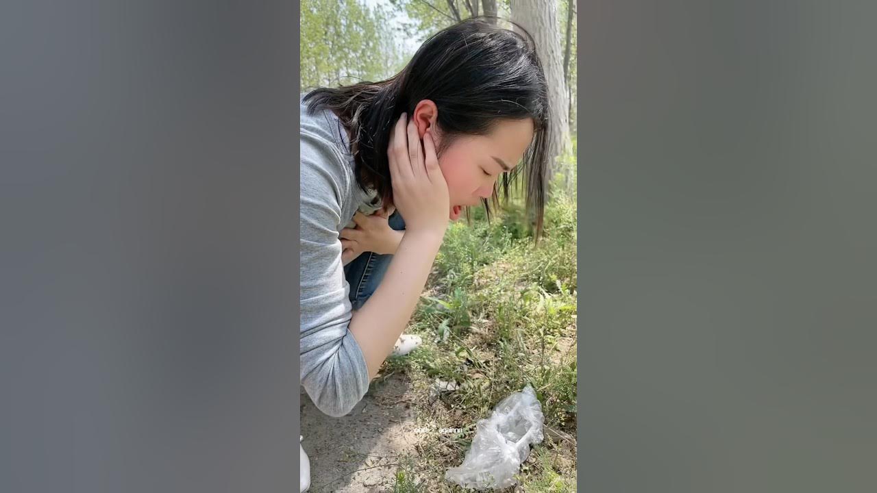 She has #morningsickness part1 14 #pregnancy #vomiting #呕吐 #孕吐 #怀孕 #feelsick #pregnant She has #morningsickness part1 14 #pregnancy #vomiting #呕吐 #孕吐 #怀孕 #feelsick #pregnant