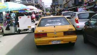 Armenia Quindio Colombia video 1(CAMBIAR CALIDAD A 720p Por las calles de Armenia Quindio Colombia, Centro de Armenia, Muestra del comercio informa ocupando las vias de los peatones., 2012-01-28T16:34:54.000Z)