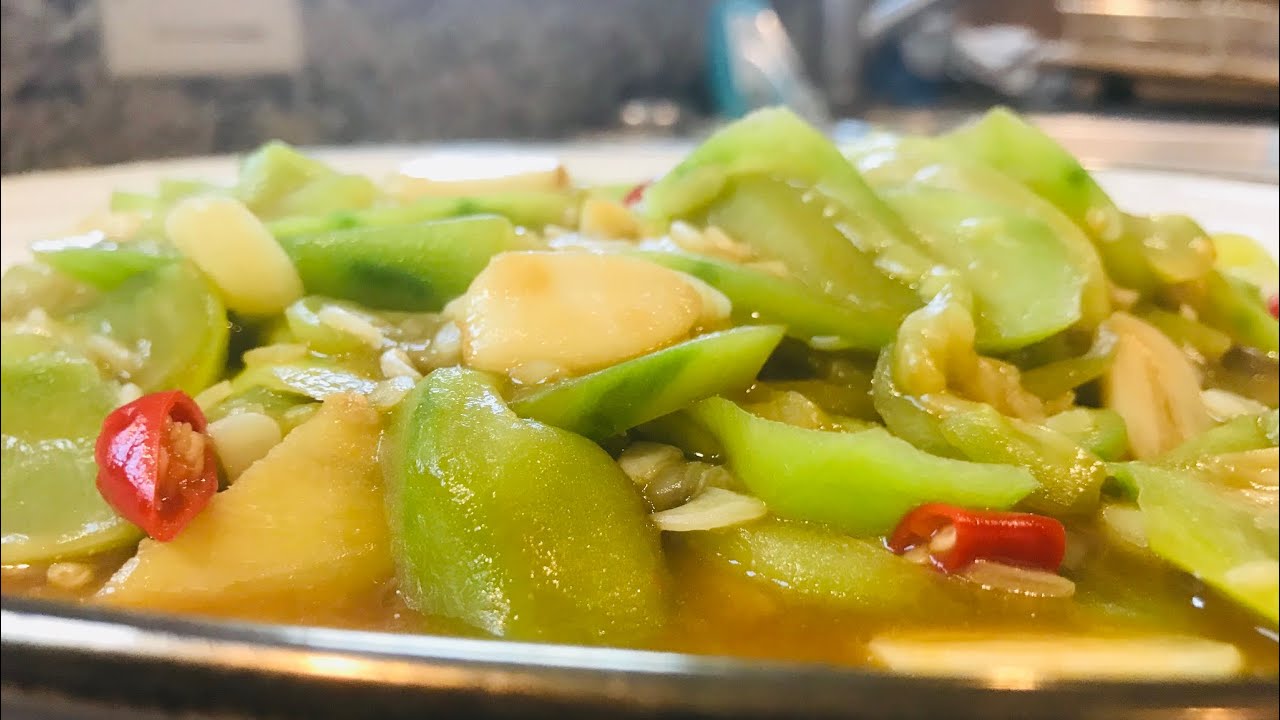 Luffa Acutangula Stir Fry | 清炒丝瓜做法- YouTube