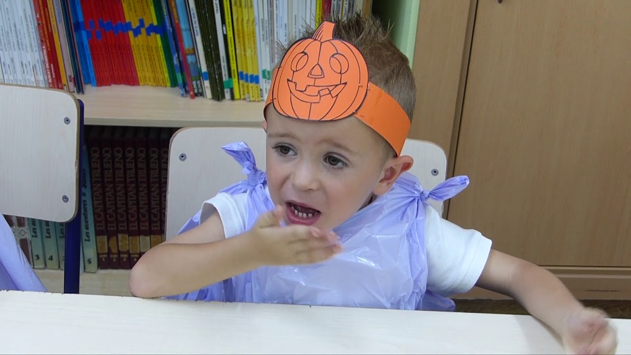 A LA RECERCA DE L'HIMNE ROBAT. Capítol 1: 