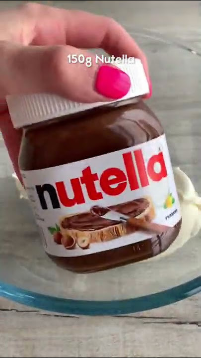 5-ingredient No-bake Nutella Oreo Cheesecake Bars!