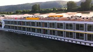 Ms Swiss Tiara Bei Sinzig Auf Dem Rhein.