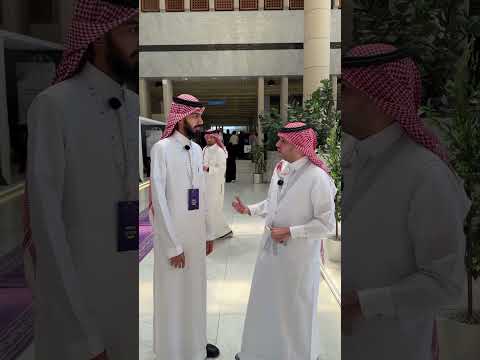 نصيحة للاعلامي علي العلياني الصبر والقراءة والتنوع أمور مهمة لأن الحياة مراحل بعضهم يعتقد أن لدي