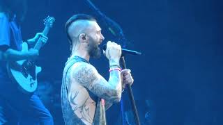 Video thumbnail of "Maroon 5 - Cold (live in Prague)"