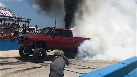 1st Gen Cummins Shuts Down Burnout Competition! | ...