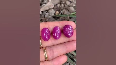 Ruby yên bái 3v tổng trọng lượng  52,3 CTs To nhất 22,2 bé nhất 14,7 cts Giá 3 v 20 triệu